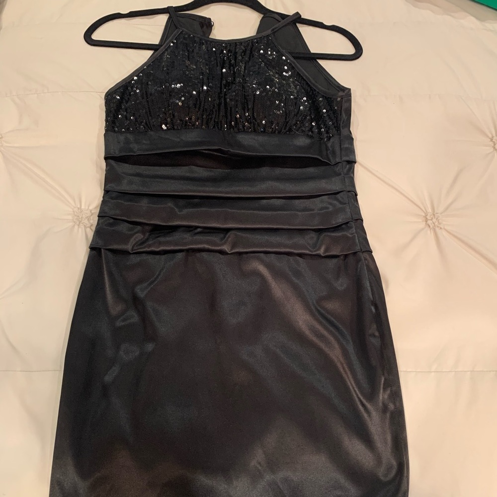 Perfect LBD. Great for homecoming dance